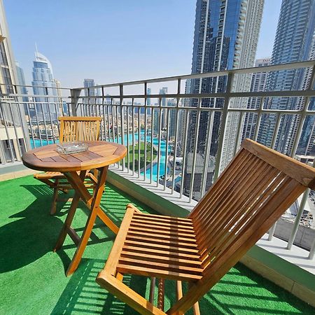 Trinity Holiday Homes - Standpoint Tower Downtown Дубай Екстер'єр фото
