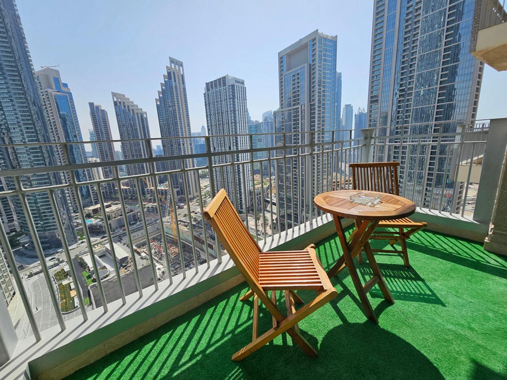 Trinity Holiday Homes - Standpoint Tower Downtown Дубай Екстер'єр фото