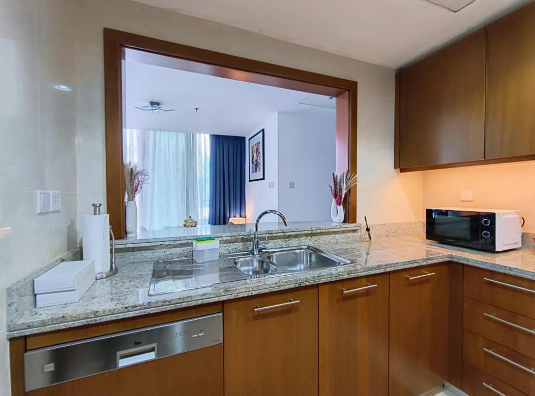 Trinity Holiday Homes - Standpoint Tower Downtown Дубай Екстер'єр фото