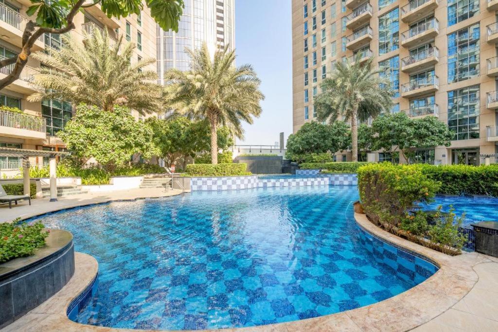 Trinity Holiday Homes - Standpoint Tower Downtown Дубай Екстер'єр фото